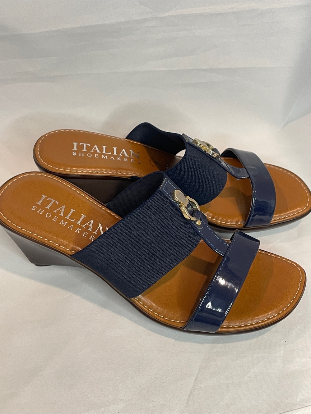 Italian Shoemakers Navy Patent and Elastic Slide Sandal with Gold Accent - Picture 4 of 6